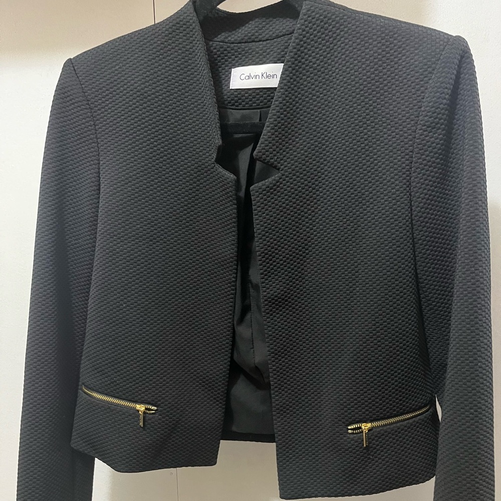 Calvin Klein crop blazer